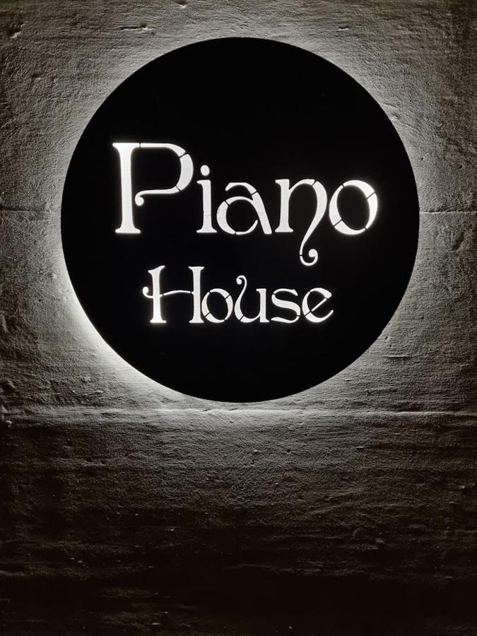 Travel La Casa Piano House,cu Parcare דירה אלבה לוליה